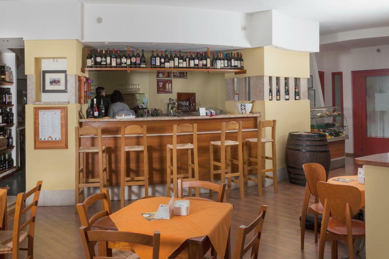Managheri Wine Bar Oliena Exterior photo